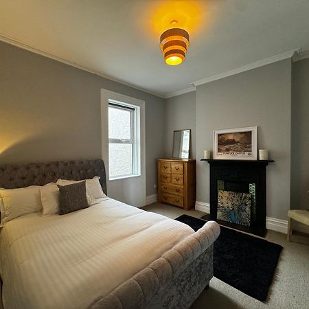 The Victorian Townhouse Portrush Villa ภายนอก รูปภาพ