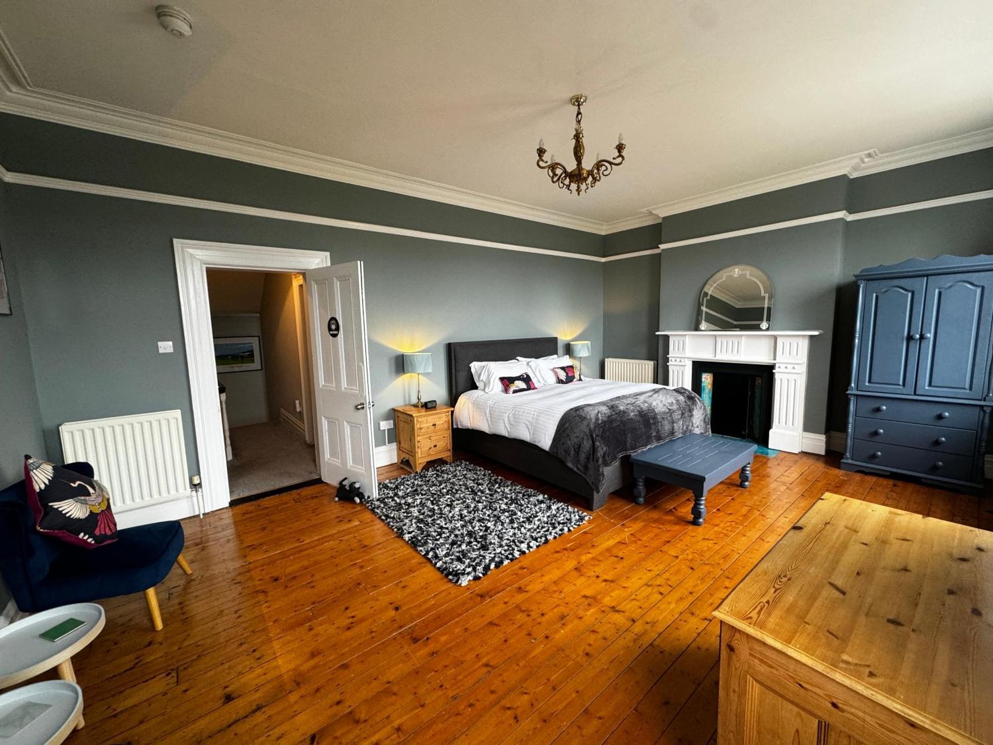 The Victorian Townhouse Portrush Villa ภายนอก รูปภาพ